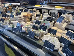 654-biocoop-voreppe-porte-de-chartreuse-magasin-alimentation-bio-fromage-brebis-chevre-vache-coupe.webp